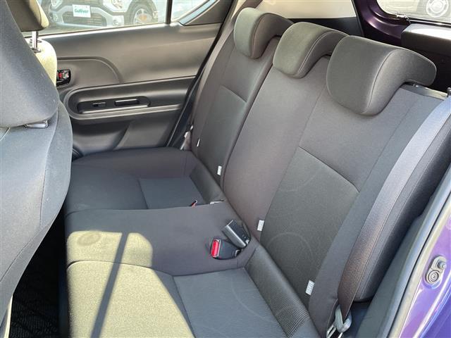 アクア Ｓ　スタイルブラック　禁煙車／純正ナビ（ＣＤ／ワンセグＴＶ／Ｂｌｕｅｔｏｏｔｈ）／バックカメラ／前後ドライブレコーダー／ステアリングスイッチ／オートライト／スマートキー／Ｐスタート／電動格納ミラー／ドアバイザー（12枚目）