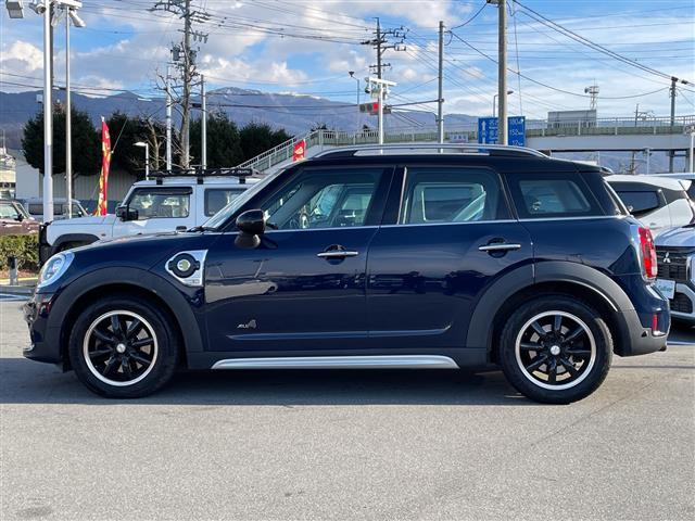 ＭＩＮＩ クーパーＳ　Ｅ　クロスオーバー　オール４　禁煙車／純正ナビ（Ｂｌｕｅｔｏｏｔｈ／ＡＵＸ／ＵＳＢ）／バックカメラ／前席シートヒーター／ドライブレコーダー／アクティブクルーズコントロール／革巻きステアリング／ステアリングスイッチ／スマートキー（18枚目）