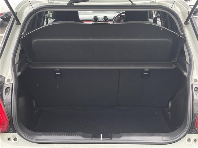 スイフトスポーツ ベースグレード 禁煙車/純正8インチナビ/セーフティパッケージ(衝突被害軽減ブレーキ・アダプティブクルーズコントロール・車線逸脱抑制機能・ふらつき警報機能・ハイビームアシスト)/全方位カメラ/シートヒータ-(14枚目)