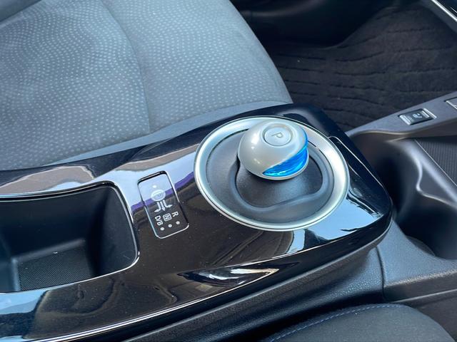 リーフ X(24kwh) 純正ナビ/バックカメラ/BluetoothAudio/ステアリングヒーター/クルーズコントロール/衝突軽減ブレーキ/スマートキー/ETC(12枚目)