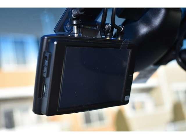 ベースグレード 純正HDDナビ Bカメ 前後ドラレコ ETC ETC クルーズコントロール HID オートエアコン 横滑り防止 DVD HDDナビ ナビTV アルミ サイドカーテンエアバック シ-トヒ-タ- ワンセグ(3枚目)