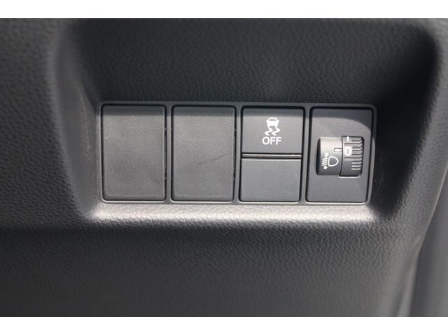 フィット ホーム　レンタアップ　純正ナビ　フルセグ　ＥＴＣ　衝突軽減ブレーキ　コーナーセンサー　ホンダコネクト　記録簿　リアカメラ　ソナー　ＵＳＢ接続　ＡＡＣ　横滑り防止機能　サイドエアバック　ＬＥＤライト　スマキー（14枚目）