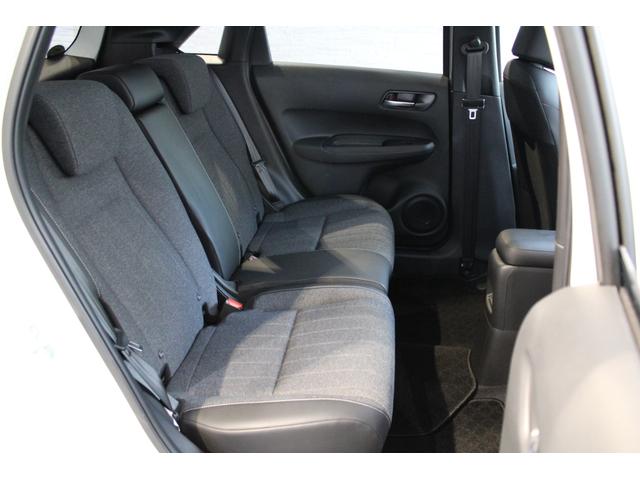 フィット ホーム　レンタアップ　純正ナビ　フルセグ　ＥＴＣ　衝突軽減ブレーキ　コーナーセンサー　ホンダコネクト　記録簿　リアカメラ　ソナー　ＵＳＢ接続　ＡＡＣ　横滑り防止機能　サイドエアバック　ＬＥＤライト　スマキー（17枚目）