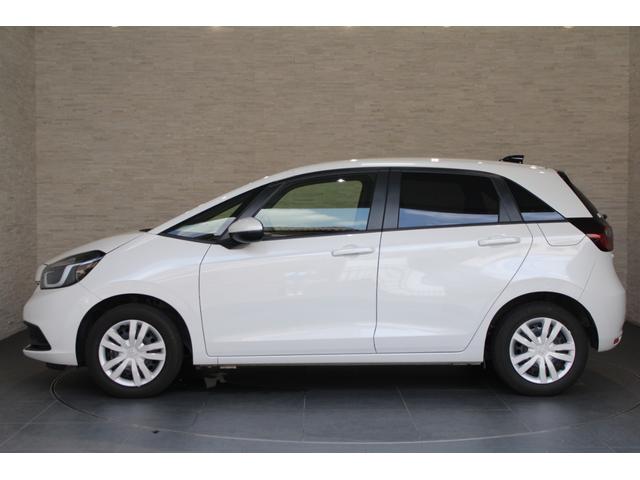 フィット ホーム　レンタアップ　純正ナビ　フルセグ　ＥＴＣ　衝突軽減ブレーキ　コーナーセンサー　ホンダコネクト　記録簿　リアカメラ　ソナー　ＵＳＢ接続　ＡＡＣ　横滑り防止機能　サイドエアバック　ＬＥＤライト　スマキー（20枚目）