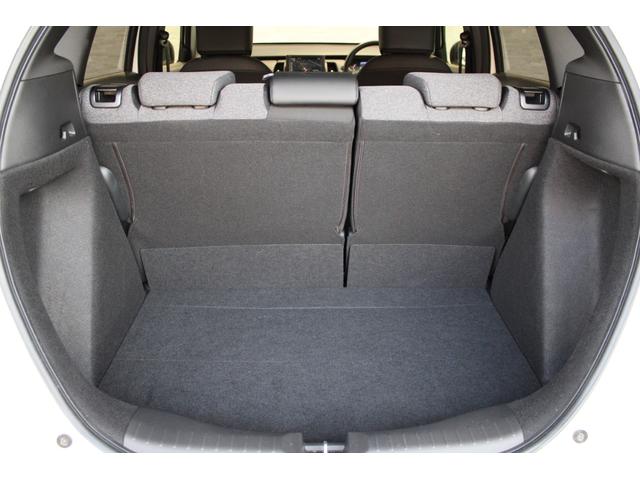 フィット ホーム　レンタアップ　純正ナビ　フルセグ　ＥＴＣ　衝突軽減ブレーキ　コーナーセンサー　ホンダコネクト　記録簿　リアカメラ　ソナー　ＵＳＢ接続　ＡＡＣ　横滑り防止機能　サイドエアバック　ＬＥＤライト　スマキー（23枚目）