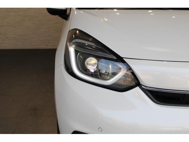 フィット ホーム　レンタアップ　純正ナビ　フルセグ　ＥＴＣ　衝突軽減ブレーキ　コーナーセンサー　ホンダコネクト　記録簿　リアカメラ　ソナー　ＵＳＢ接続　ＡＡＣ　横滑り防止機能　サイドエアバック　ＬＥＤライト　スマキー（29枚目）