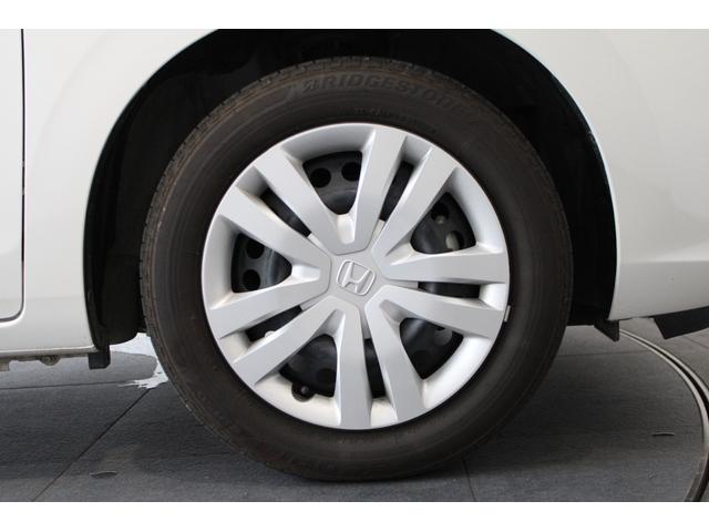 フィット ホーム　レンタアップ　純正ナビ　フルセグ　ＥＴＣ　衝突軽減ブレーキ　コーナーセンサー　ホンダコネクト　記録簿　リアカメラ　ソナー　ＵＳＢ接続　ＡＡＣ　横滑り防止機能　サイドエアバック　ＬＥＤライト　スマキー（30枚目）