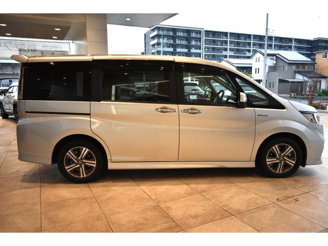 当社の優秀なスタッフがしっかり点検整備をさせていただいてからご納車いたします！さらに！ミッションオイル、ワイパーゴム、エンジンオイル、エレメント、エアクリーナーを新品交換させて頂いています！