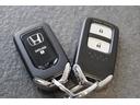 ホーム　レンタアップ　純正ナビ　フルセグ　ＥＴＣ　衝突軽減ブレーキ　コーナーセンサー　ホンダコネクト　記録簿　リアカメラ　ソナー　ＵＳＢ接続　ＡＡＣ　横滑り防止機能　サイドエアバック　ＬＥＤライト　スマキー（31枚目）