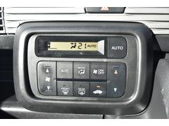 オートエアコンのお車ですので室内の温度をスムーズに調整してくれます♪ 6