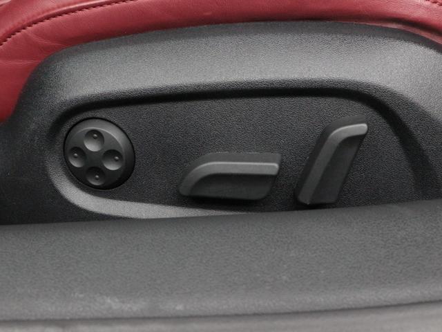 Ｒ８ ５．２ＦＳＩクワトロ　レッドレザーシート　パワーシート　シートヒーター　ＯＰカーボンシグマサイドブレード　ＯＰカーボンデコラティブパネル　ＯＰアルカンターラルーフライニング　純正メモリナビフルセグＴＶ　バックカメラ（49枚目）