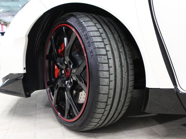 シビック タイプR ☆750台限定車☆純正メモリナビ・地デジTV・DVD/CD・Bluetooth☆バックカメラ☆純正ドライブレコーダー☆クルーズコントロール☆USBポート☆ETC☆純正19インチアルミホイール ナビTV(4枚目)