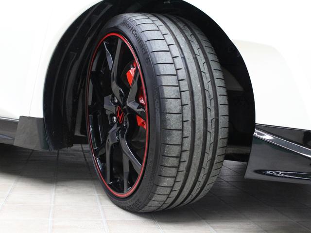 シビック タイプR ☆750台限定車☆純正メモリナビ・地デジTV・DVD/CD・Bluetooth☆バックカメラ☆純正ドライブレコーダー☆クルーズコントロール☆USBポート☆ETC☆純正19インチアルミホイール ナビTV(5枚目)