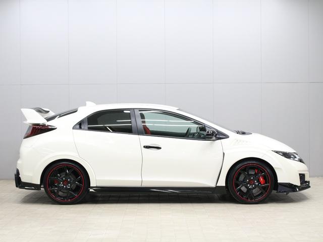 シビック タイプR ☆750台限定車☆純正メモリナビ・地デジTV・DVD/CD・Bluetooth☆バックカメラ☆純正ドライブレコーダー☆クルーズコントロール☆USBポート☆ETC☆純正19インチアルミホイール ナビTV(7枚目)