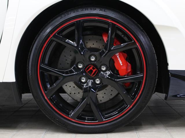 シビック タイプR ☆750台限定車☆純正メモリナビ・地デジTV・DVD/CD・Bluetooth☆バックカメラ☆純正ドライブレコーダー☆クルーズコントロール☆USBポート☆ETC☆純正19インチアルミホイール ナビTV(8枚目)