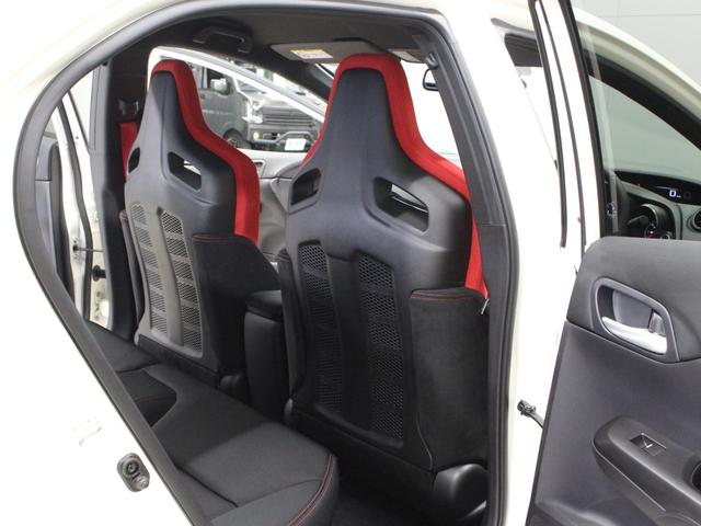 シビック タイプR ☆750台限定車☆純正メモリナビ・地デジTV・DVD/CD・Bluetooth☆バックカメラ☆純正ドライブレコーダー☆クルーズコントロール☆USBポート☆ETC☆純正19インチアルミホイール ナビTV(22枚目)