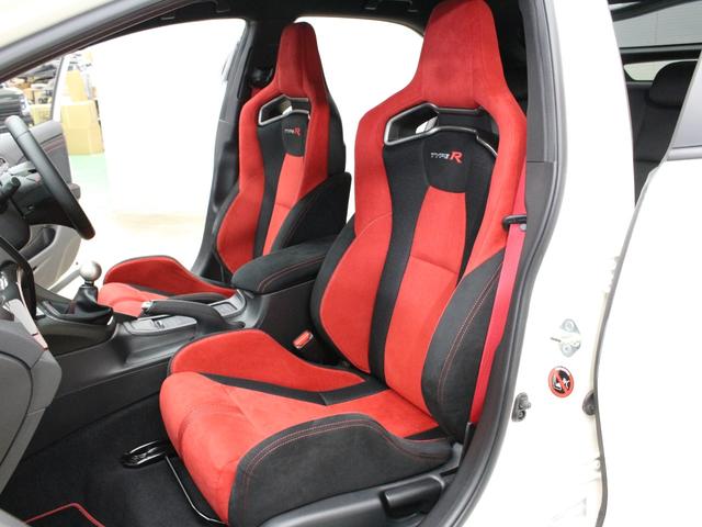 シビック タイプR ☆750台限定車☆純正メモリナビ・地デジTV・DVD/CD・Bluetooth☆バックカメラ☆純正ドライブレコーダー☆クルーズコントロール☆USBポート☆ETC☆純正19インチアルミホイール ナビTV(71枚目)