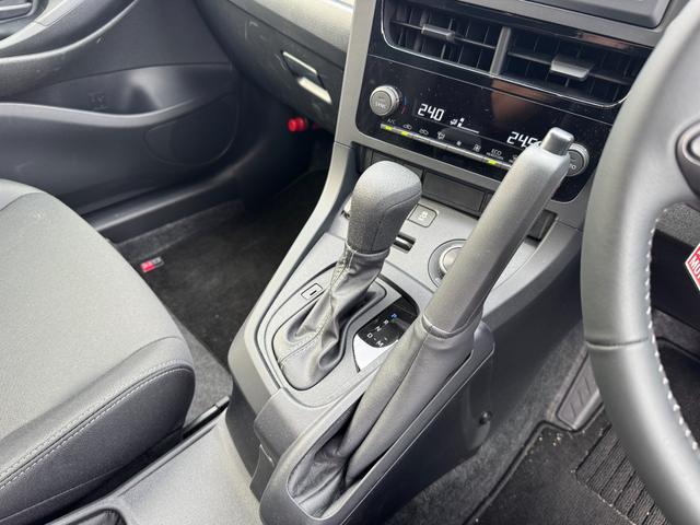 ＧＲヤリス ＲＣ　１オーナー・４ＷＤ・１８インチＰＫＧ・サブラジエーター・縦引きパーキングブレーキ・左右独立オートエアコン・カーボンルーフ・パドルシフト・ビルトインＥＴＣ・Ｉ／Ｃコールドエアインテークダクト・寒冷地仕様（5枚目）