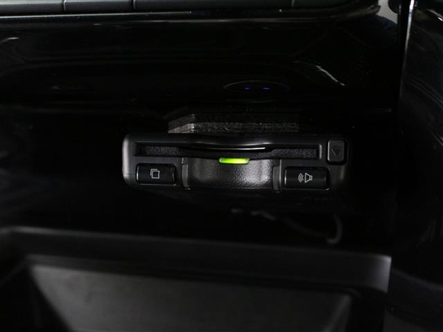 スープラ ＲＺ　☆ＯＰブラック革シート／ブラック革巻きステアリングホイール☆ＫＵＨＬ　スラッシュカット４テールマフラー☆プリクラッシュセーフティシステム☆ＨＤＤナビゲーションシステム☆ＪＢＬプレミアムサウンドシステム（6枚目）