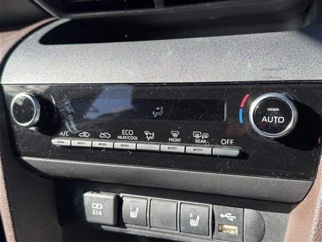 ヤリスクロス ハイブリッドＺ　セーフティセンス　純正ディスプレイオーディオ　全方位カメラ　前後ドライブレコーダー　ハーフレザーシート　パワーシート　前席シートヒーター　ハンズフリーパワーバックドア　　アクセサリーコンセント　ＥＴＣ（24枚目）