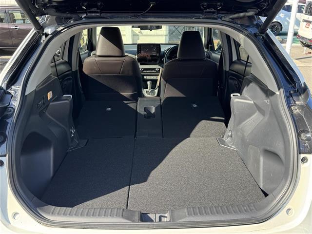 ヤリスクロス ハイブリッドＺ　セーフティセンス　純正ディスプレイオーディオ　全方位カメラ　前後ドライブレコーダー　ハーフレザーシート　パワーシート　前席シートヒーター　ハンズフリーパワーバックドア　　アクセサリーコンセント　ＥＴＣ（31枚目）