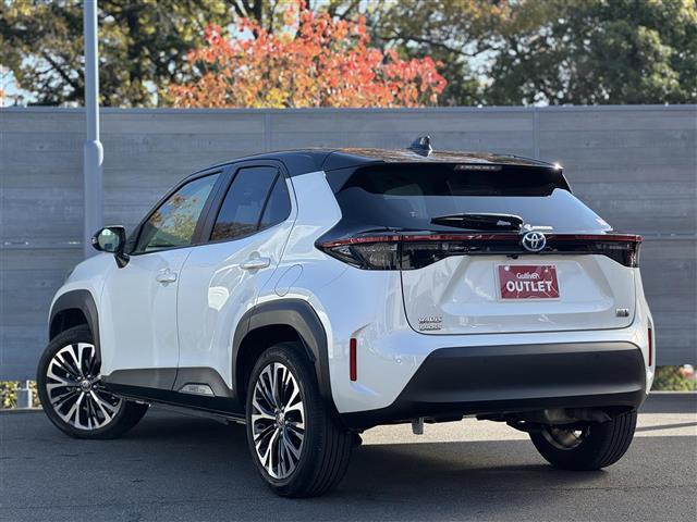 ヤリスクロス ハイブリッドＺ　セーフティセンス　純正ディスプレイオーディオ　全方位カメラ　前後ドライブレコーダー　ハーフレザーシート　パワーシート　前席シートヒーター　ハンズフリーパワーバックドア　　アクセサリーコンセント　ＥＴＣ（43枚目）