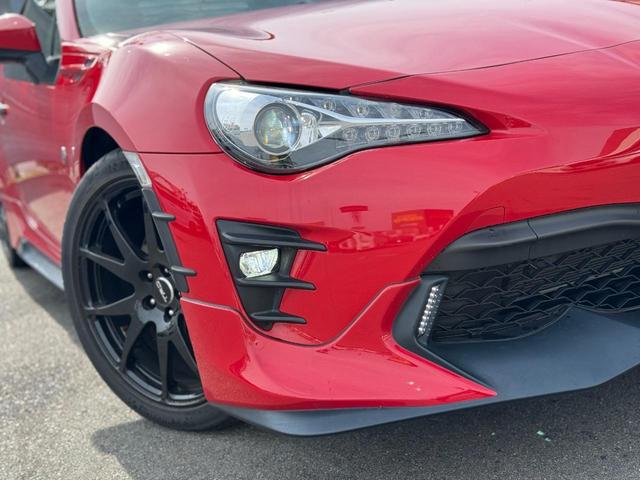 ８６ ＧＴ　ＴＲＤエアロ　ＴＲＤウインドウルーバー　ＴＲＤマフラー　ＴＲＤ１８インチアルミホイール　ＴＲＤドアプロテクションフィルム　ＨＫＳ車高調　純正メモリナビＴＶ　バックカメラ（43枚目）