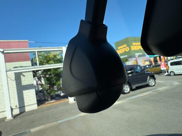 ★純正前後ドライブレコーダー★自分自身の安全運転向上にもなり、万が一の事故の際に確かな証拠能力を発揮してくれます。また、旅行先などの風景撮影など思い出の保存に利用できます。