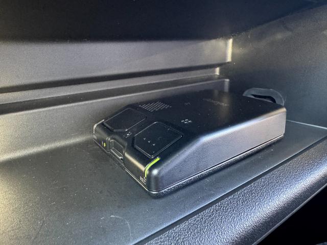 ★純正前後ドライブレコーダー★自分自身の安全運転向上にもなり、万が一の事故の際に確かな証拠能力を発揮してくれます。また、旅行先などの風景撮影など思い出の保存に利用できます。