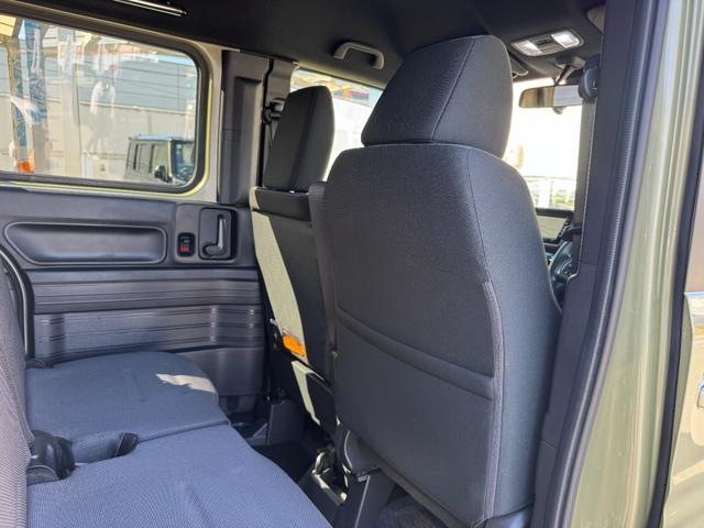 ☆ブラックレジャーシート♪とても綺麗な室内です♪