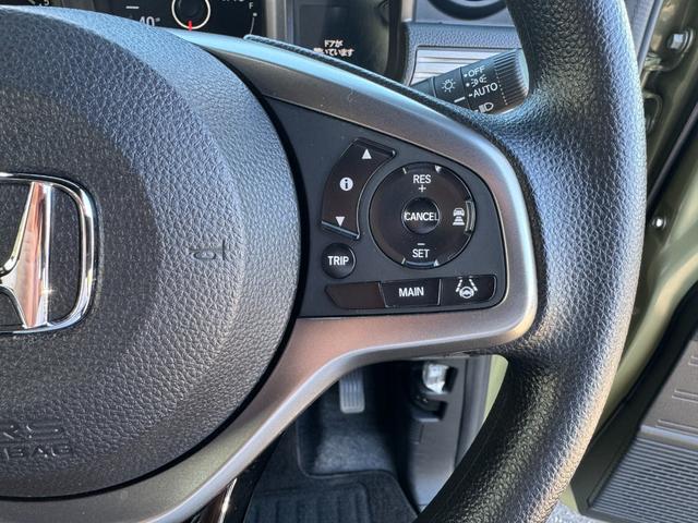 ★レーダークルーズコントロール★設定した車速内でクルマが自動的に加減速。 前走車との適切な車間距離を維持しながら追従走行し、ドライバーの運転負荷を軽減します!