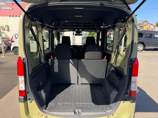 ☆後席5:5分割可倒シート♪