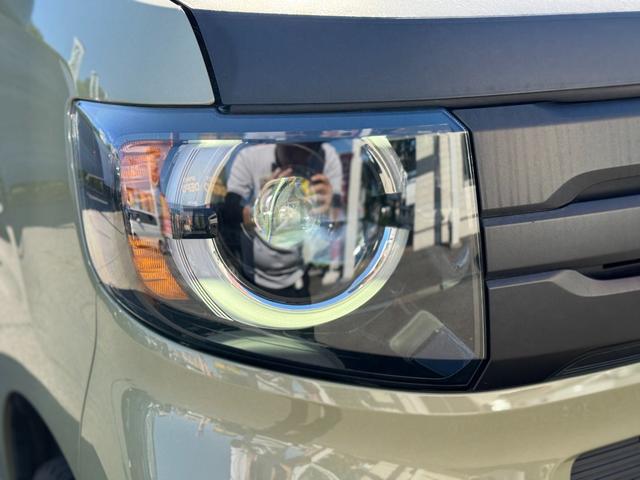 ★LEDヘッドライト★長寿命で環境に優しいライトです。HIDライトよりも明るさは劣りますが、運転ストレス軽減や、歩行者などの発見が早くなり事故を防げたりとメリットがたくさんあります。