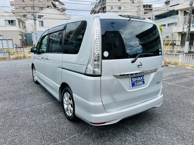 セレナ ハイウェイスター　Ｓ－ハイブリッド　Ｖセレクション　ＥＴＣ　バックカメラ　ＴＶ　オートクルーズコントロール　両側電動スライドドア　ＨＩＤ　スマートキー　アイドリングストップ　３列シート　ＣＶＴ　アルミホイール　ＣＤ　ＵＳＢ　ミュージックプレイヤー接続可（4枚目）