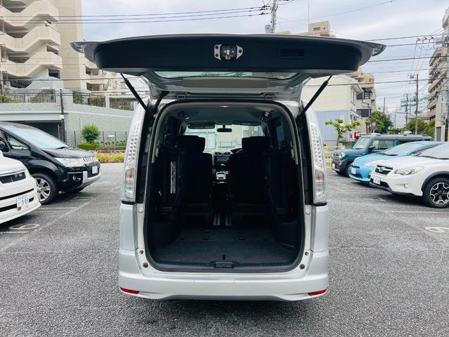 セレナ ハイウェイスター　Ｓ－ハイブリッド　Ｖセレクション　ＥＴＣ　バックカメラ　ＴＶ　オートクルーズコントロール　両側電動スライドドア　ＨＩＤ　スマートキー　アイドリングストップ　３列シート　ＣＶＴ　アルミホイール　ＣＤ　ＵＳＢ　ミュージックプレイヤー接続可（9枚目）