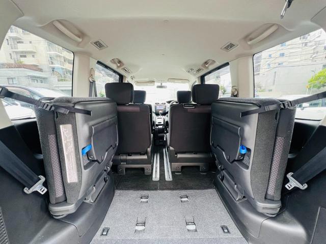 セレナ ハイウェイスター　Ｓ－ハイブリッド　Ｖセレクション　ＥＴＣ　バックカメラ　ＴＶ　オートクルーズコントロール　両側電動スライドドア　ＨＩＤ　スマートキー　アイドリングストップ　３列シート　ＣＶＴ　アルミホイール　ＣＤ　ＵＳＢ　ミュージックプレイヤー接続可（11枚目）