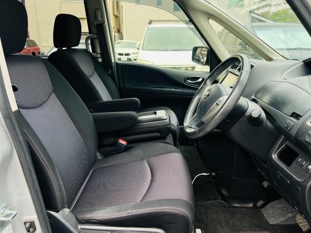 セレナ ハイウェイスター　Ｓ－ハイブリッド　Ｖセレクション　ＥＴＣ　バックカメラ　ＴＶ　オートクルーズコントロール　両側電動スライドドア　ＨＩＤ　スマートキー　アイドリングストップ　３列シート　ＣＶＴ　アルミホイール　ＣＤ　ＵＳＢ　ミュージックプレイヤー接続可（13枚目）