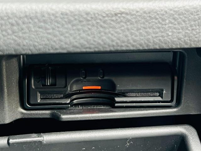 セレナ ハイウェイスター　Ｓ－ハイブリッド　Ｖセレクション　ＥＴＣ　バックカメラ　ＴＶ　オートクルーズコントロール　両側電動スライドドア　ＨＩＤ　スマートキー　アイドリングストップ　３列シート　ＣＶＴ　アルミホイール　ＣＤ　ＵＳＢ　ミュージックプレイヤー接続可（27枚目）