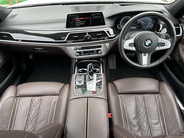 ７シリーズ ７５０Ｌｉ　Ｍスポーツ　純正ナビ　フルセグＴＶ　全方位カメラ　ドライブレコーダー　ＢＳＭ　純正ＥＴＣ　サンルーフ　ハーマンカードン　レザーシート　全席シートヒーター　全席エアシート　全席パワーシート　全席マッサージ機能付き（3枚目）