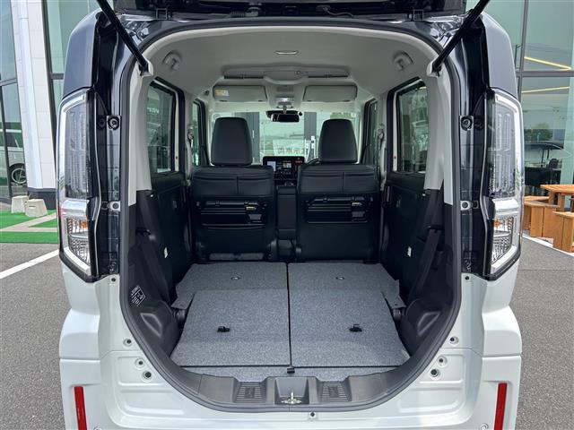 スペーシアカスタム ハイブリッドＸＳ　両側パワースライドドア　純正ナビ（フルセグＴＶ／ＡＭ・ＦＭ／ＢＴ／ＡｐｐｌｅＣａｒＰｌａｙ／ＡｎｄｒｏｉｄＡｕｔｏ）　全方位モニター　ＥＴＣ　ヘッドアップディスプレイ　前席シートヒーター　ＬＥＤ（32枚目）