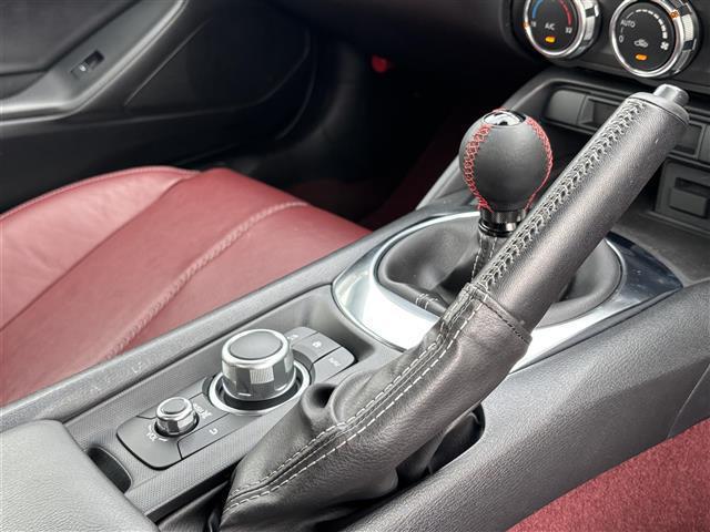 ロードスター 100周年特別記念車 100周年モデル BOSEサウンド HKSマフラー リアウィングオートエグゼ AUTOEXGシフトレバー 社外スロットコントロール BSM 前方ドライブレコーダー  赤合皮シート 前席シートヒーター(25枚目)