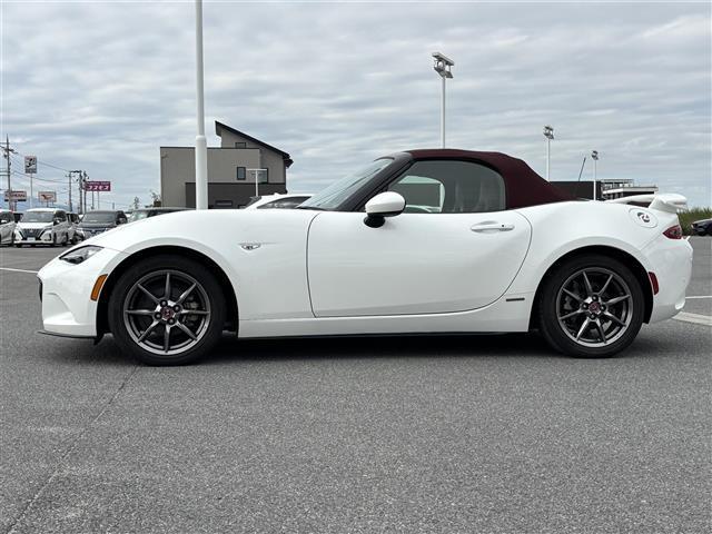 ロードスター 100周年特別記念車 100周年モデル BOSEサウンド HKSマフラー リアウィングオートエグゼ AUTOEXGシフトレバー 社外スロットコントロール BSM 前方ドライブレコーダー  赤合皮シート 前席シートヒーター(40枚目)