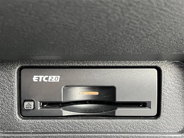 オーラ ニスモ 純正9インチナビ(フルセグ/BT)/プロパイロット/レーダークルーズコントロール/全方位/コーナーセンサー/BSM/衝突軽減/ハーフレザー/ワイヤレス充電/デジタルインナーミラー/ETC2.0(6枚目)