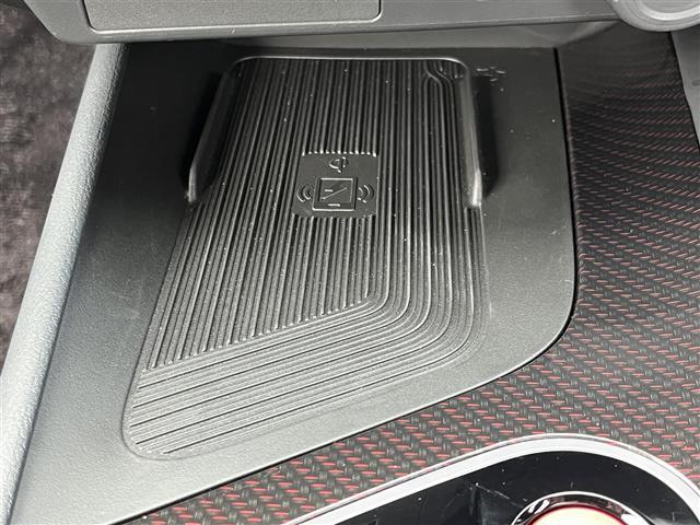 オーラ ニスモ 純正9インチナビ(フルセグ/BT)/プロパイロット/レーダークルーズコントロール/全方位/コーナーセンサー/BSM/衝突軽減/ハーフレザー/ワイヤレス充電/デジタルインナーミラー/ETC2.0(8枚目)