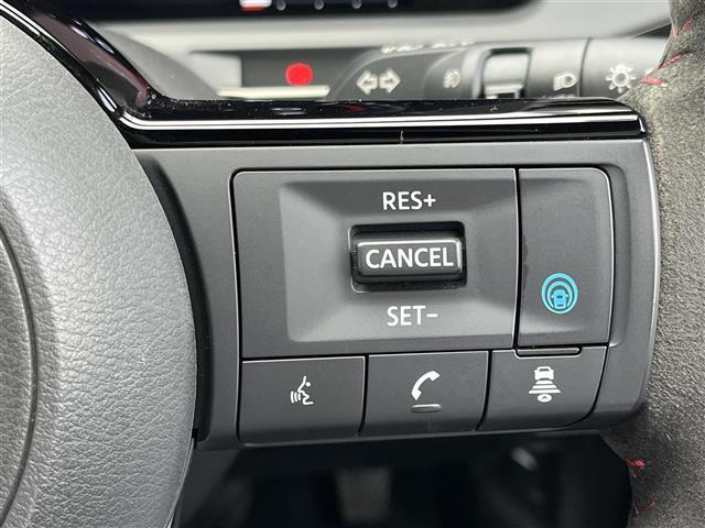 オーラ ニスモ 純正9インチナビ(フルセグ/BT)/プロパイロット/レーダークルーズコントロール/全方位/コーナーセンサー/BSM/衝突軽減/ハーフレザー/ワイヤレス充電/デジタルインナーミラー/ETC2.0(10枚目)