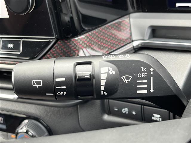 オーラ ニスモ 純正9インチナビ(フルセグ/BT)/プロパイロット/レーダークルーズコントロール/全方位/コーナーセンサー/BSM/衝突軽減/ハーフレザー/ワイヤレス充電/デジタルインナーミラー/ETC2.0(23枚目)