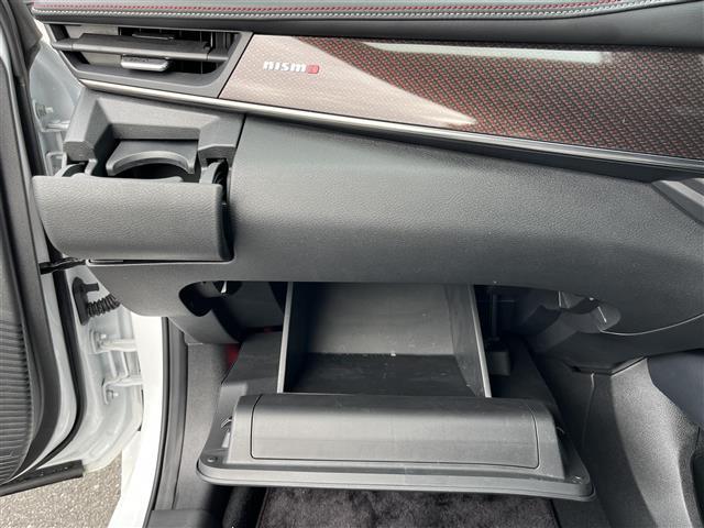 オーラ ニスモ 純正9インチナビ(フルセグ/BT)/プロパイロット/レーダークルーズコントロール/全方位/コーナーセンサー/BSM/衝突軽減/ハーフレザー/ワイヤレス充電/デジタルインナーミラー/ETC2.0(27枚目)