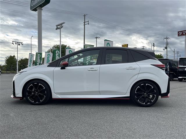 オーラ ニスモ 純正9インチナビ(フルセグ/BT)/プロパイロット/レーダークルーズコントロール/全方位/コーナーセンサー/BSM/衝突軽減/ハーフレザー/ワイヤレス充電/デジタルインナーミラー/ETC2.0(39枚目)