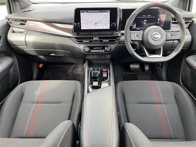 オーラ ニスモ 純正9インチナビ(フルセグ/BT)/プロパイロット/レーダークルーズコントロール/全方位/コーナーセンサー/BSM/衝突軽減/ハーフレザー/ワイヤレス充電/デジタルインナーミラー/ETC2.0(42枚目)