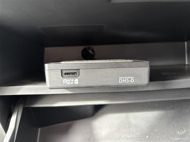 セレナ ｅ－パワー　ハイウェイスターＶ　純正１０インチナビ（フルセグ／ＢＴ／ＣＤ／ＤＶＤ）／フリップダウン／プロパイロット／全方位／ＢＳＭ／コーナーセンサー／衝突軽減／両側パワスラ／シートヒーター／ステアリングヒーター／後席サンシェード（5枚目）